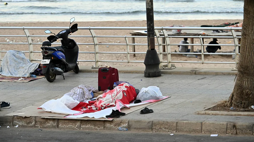 İsrail Beyrut'ta sahili kan gölüne çevirdi