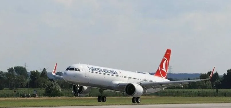 Yeni Havalimanı'na ilk yolcu uçağı indi!