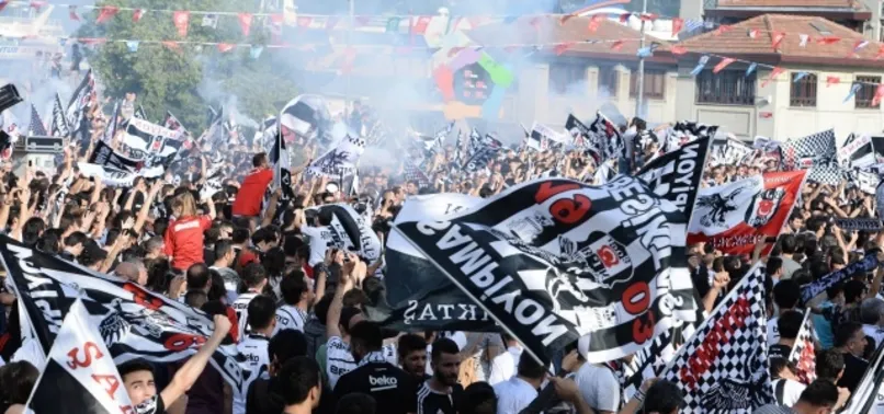 Beşiktaş taraftarı takımını yalnız bırakmıyor
