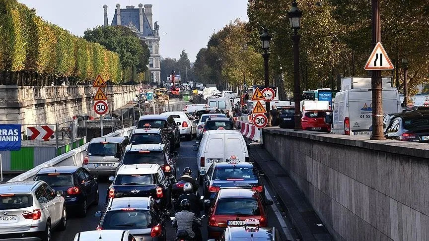 Fransa Da Protestolar Paris Trafigini Felc Etti A Haber Son Dakika Dunya Haberleri