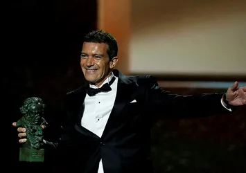 Antonio Banderas koronavirüse yakalandı!