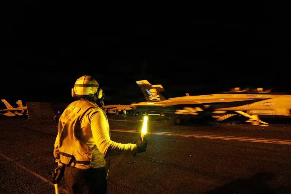 CANLI ABD'den İran'a yeni saldırı dalgası! CENTCOM görüntüleri paylaştı - 4