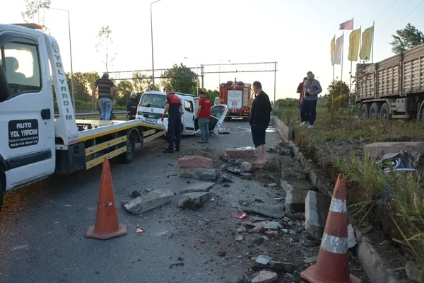 orduda-feci-kaza-hafif-ticari-arac-takla-atti-1-olu-1-yarali-1657087367834.jpg Ordu’da feci kaza! Hafif ticari araç takla attı | 1 ölü, 1 yaralı - 4