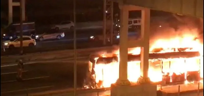 Gaziosmanpaşa’da otobüs alev alev yandı