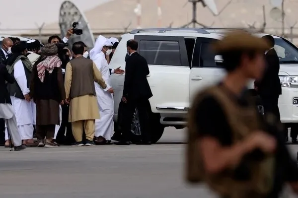 Taliban’ın yeni başbakanı Molla Muhammed Hasan Akhund’dan kritik görüşme! İlk kez kamera karşısında