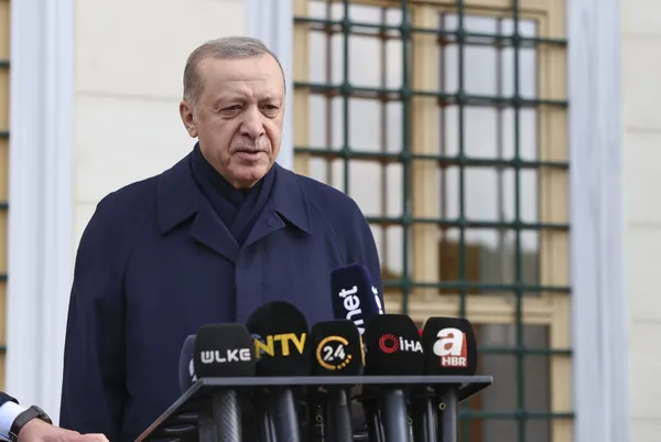 Başkan Recep Tayyip Erdoğan bayram namazı sonrası konuştu: Arzumuz Putin ile Zelenskiy’i İstanbul ve Ankara’da bir araya getirelim