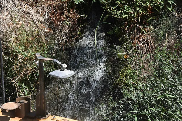 CHP'li Tunç Soyer yönetimindeki İzmir'de şok tablo | Gaziemir'de derenin rengi kirlilikten griye döndü - 2