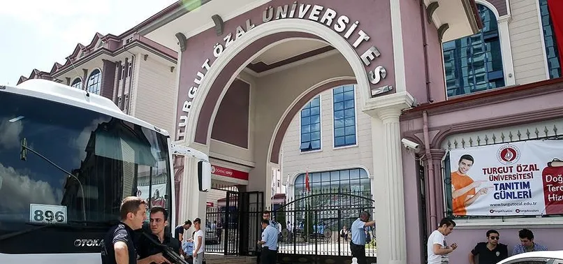 Kapatılan üniversitelerin öğrencilerine 'özel öğrenci' statüsü