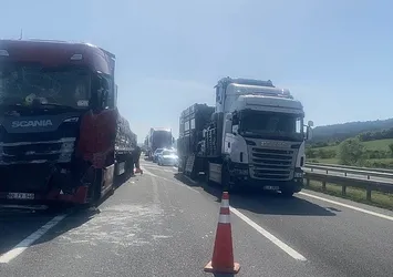 Anadolu Otoyolu'nda zincirleme kaza! Araç kuyruğu oluştu