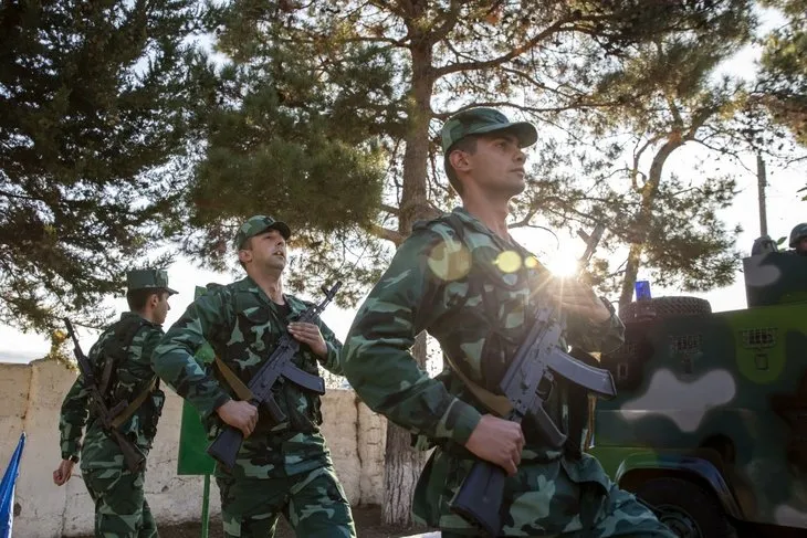 Ermenistan işgalinden kurtarılan Azerbaycan'ın Zengilan kentindeki karakollara bayrak çekildi