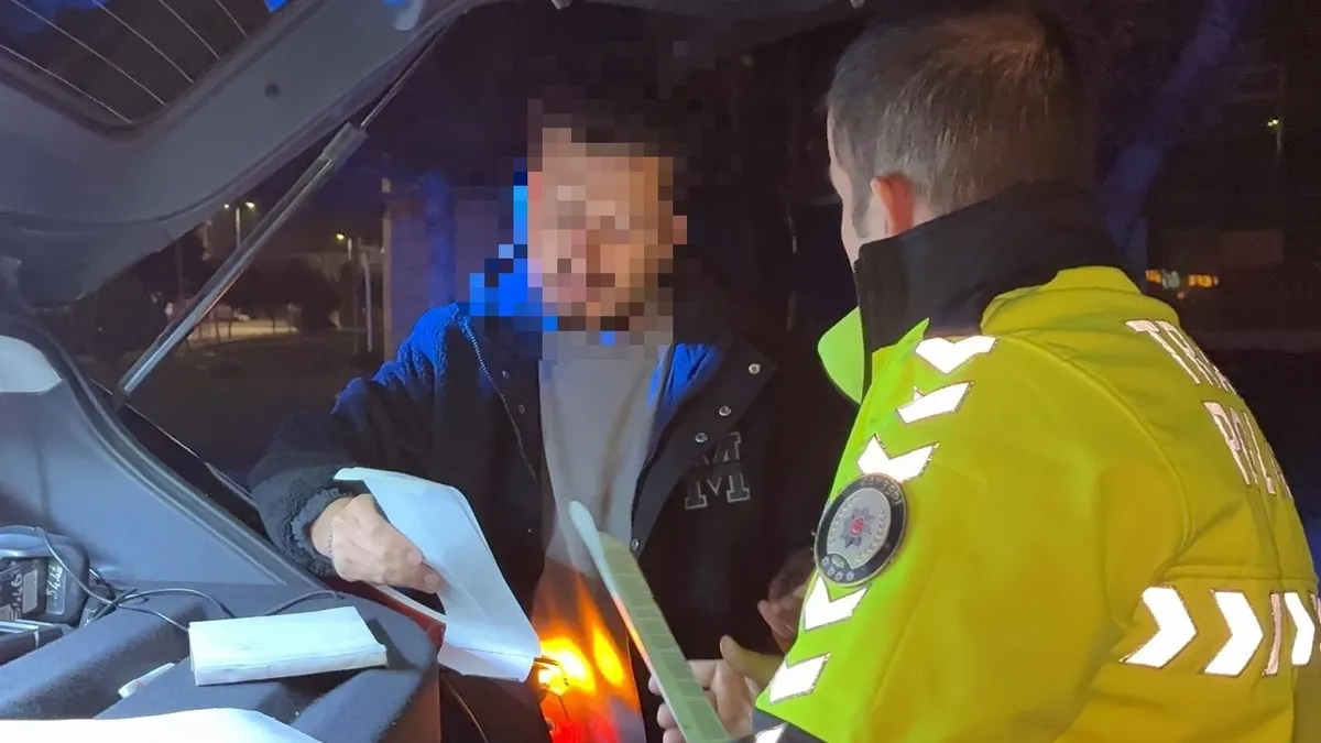 "Doktorum" dedi, ışıklarda sızıp kaldı! - 1
