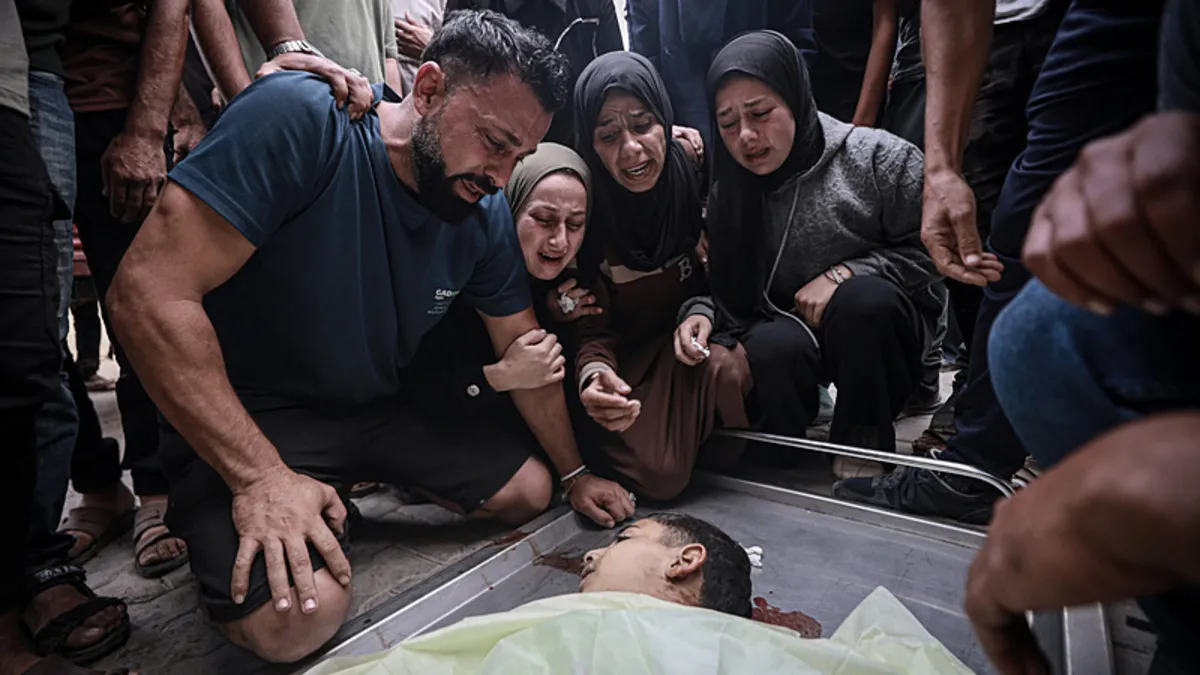 Avrupa soykırıma karşı uyanıyor mu? O ülke de İsrail'e silah satışını durdurdu!