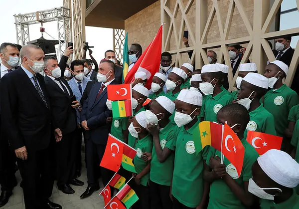 baskan-recep-tayyip-erdogan-gine-programini-iptal-etti-yurda-donus-karari-alindi-1645542389543.jpg