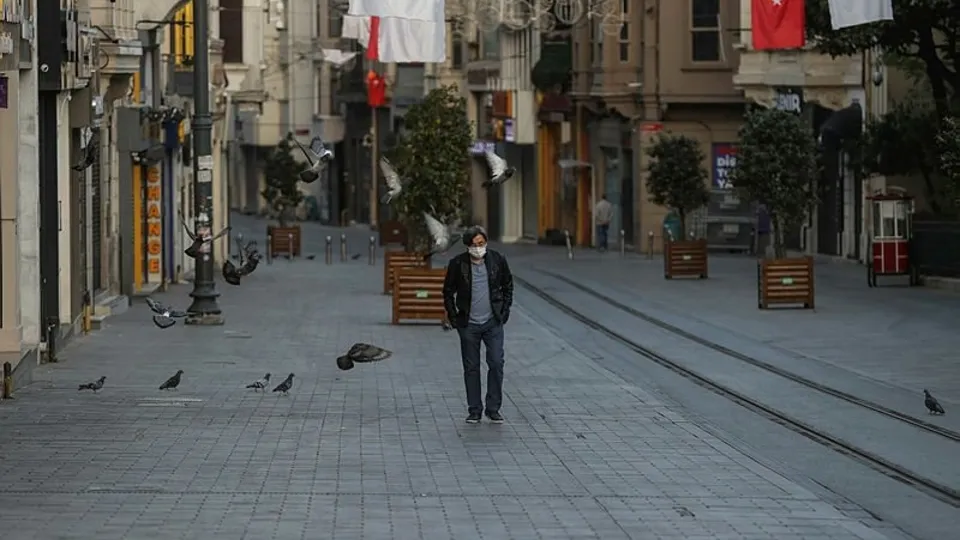 Vaka sayıları azaldı gözler kısıtlamalara çevrildi! Tam kapanma ne zaman bitecek?