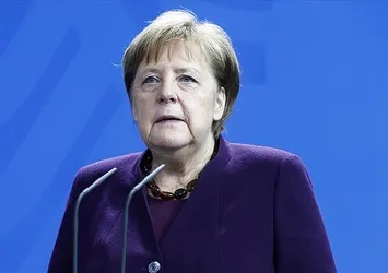 Almanya'da Angela Merkel yeni hükümet kurulana kadar görevine devam edecek