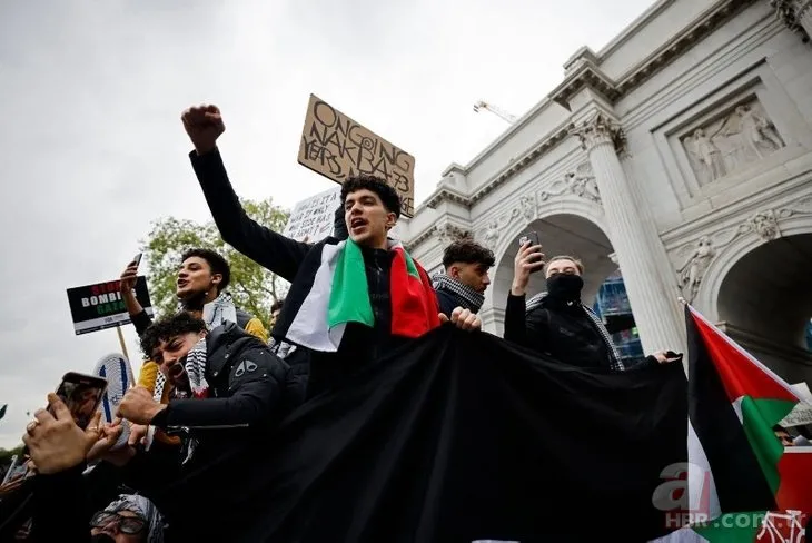 İngiltere’de İsrail’in Gazze saldırıları protesto edildi! Binlerce kişi...