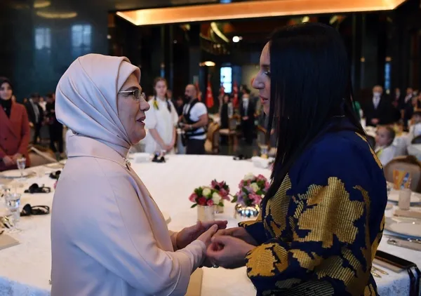 Son dakika: Sabah yazarı Şebnem Bursalı yazdı: Devlet Ana Emine Erdoğan! Nobel Barış Ödülü’nü hak ediyor