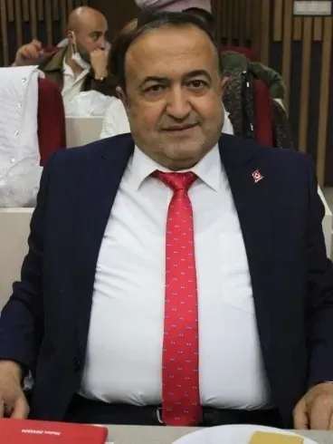 bolu-belediyesine-rusvet-sorusturmasi-tanju-ozcan-ve-13-kisi-gozaltinda-1772263004145.jpeg Mali Hizmetler Müdürü Naim Ayhan