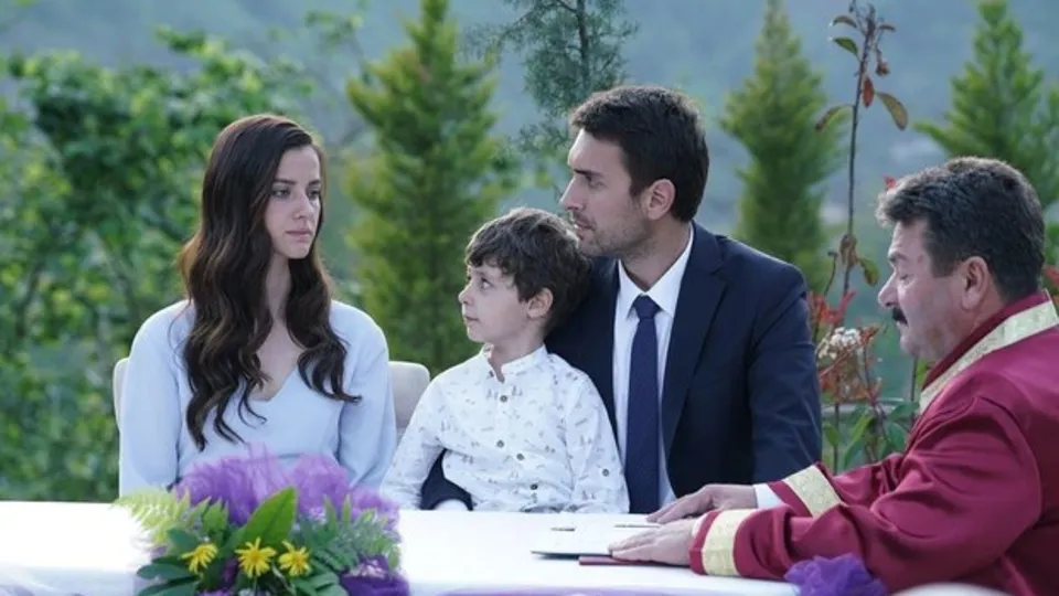 Nefes ve Tahir evlendi - Sen Anlat Karadeniz 15. Bölüm