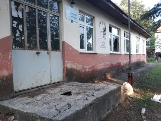 ferda-ogretmen-ilk-gorev-yaptigi-okulu-unutmadi-42-yillik-vefa-1662963419070.jpg Ferda öğretmen ilk görev yaptığı okulu unutmadı! 42 yıllık vefa - 1