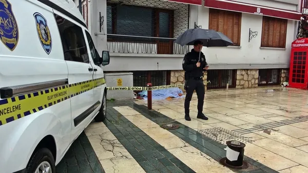 1673529271942.jpg Antalya’da yürek yakan olay! Kamera kayıtlarını izleyen polis ortaya çıkan detayla kahroldu - 3