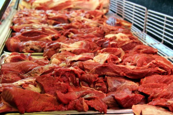 Küçük besiciyi kıskaca aldılar! Ette ithalat lobisi devrede