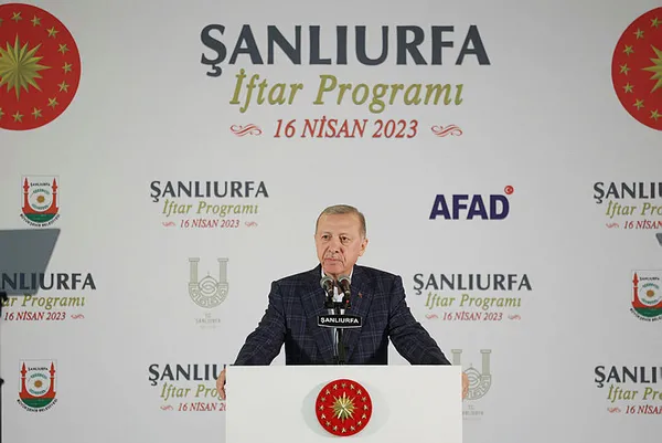 baskan-erdogan-milletim-teroristlerle-kol-kola-gezenlere-14-mayista-gereken-dersi-verecektir-1681666398320.jpg Başkan Erdoğan: Milletim teröristlerle kol kola gezenlere 14 Mayıs'ta gereken dersi verecektir - 4