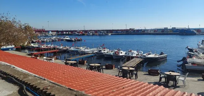 Marmara Denizi’ni lodos vurdu: Sahil kızıla büründü