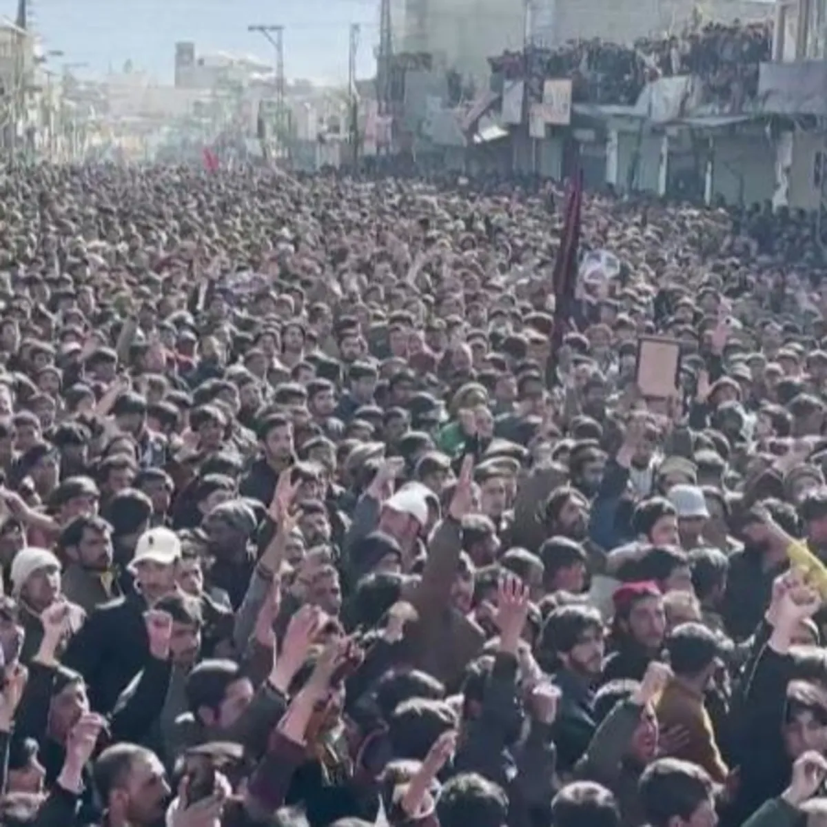 Mesai 4 güne düştü, 2 ay maaş yok: Enerji krizi ülke ekonomisini vurdu