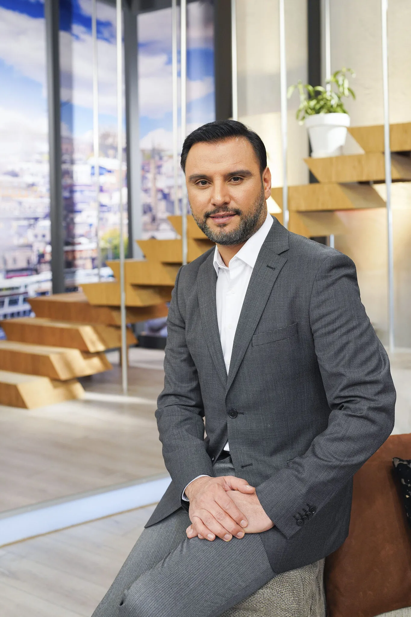 Ünlülerden devlet hastanelerine övgü yağdı