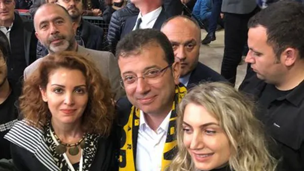 karadeniz-turu-ve-otobus-pozu-sonrasi-imamogluna-tepkiler-cig-gibi-binlerce-kisi-takipten-cikti-bomba-yorumlar-1651874122800.jpg İmamoğlu'nun Karadeniz turu ve otobüs pozuna tepkiler dinmiyor! Binlerce kişi takipten çıktı bazı sanatçılar eleştiri yağmuruna tuttu - 1