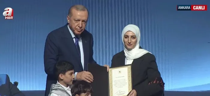 Fotoğraf ödülü Gazze’de çalışan Ali Jadallah’ın! İsrail engeliyle katılamadı ödülünü ailesi aldı | İşte ödül alan isimler