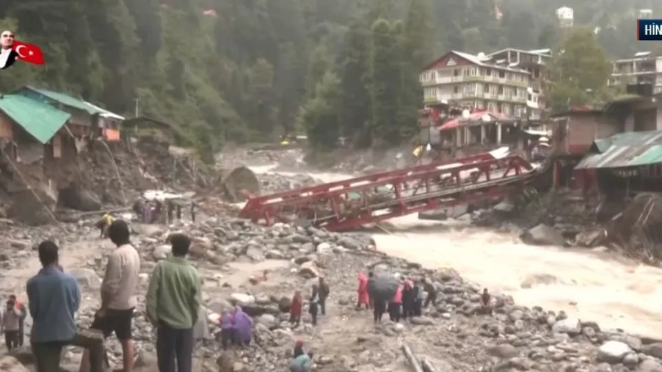 Hindistan’da heyelan: 4 ölü, onlarca kayıp