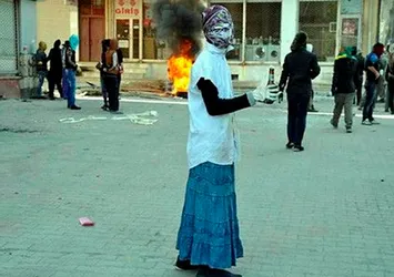 PKK'lı teröristler kaçmak için etek giydi