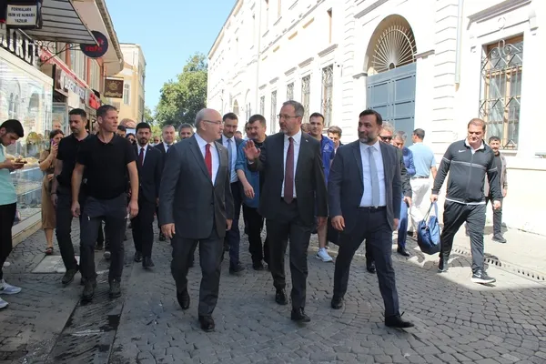 genclik-ve-spor-bakani-mehmet-kasapoglu-yurt-altyapimizi-rekor-seviyeye-ulastirdik-1663581594717.jpg Gençlik ve Spor Bakanı Mehmet Kasapoğlu: Yurt altyapımızı rekor seviyeye ulaştırdık - 2