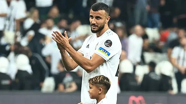 Beşiktaş’ta şok sakatlık! Yıldız oyuncu 10. dakikada oyundan çıktı!