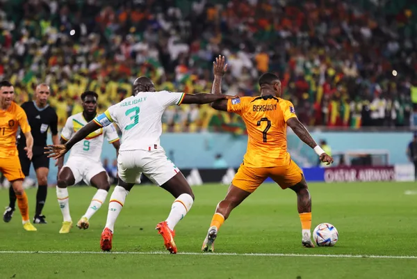 Hollanda sonradan açıldı! Senegal’i 2 golle geçtiler