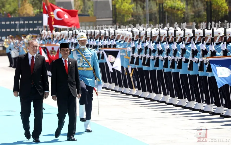 Erdoğan ve Widodo, Külliye'nin balkonunda özçekim yaptı 24