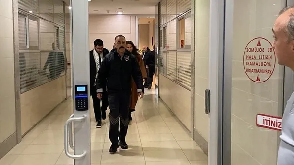 eda-taspinar-camideki-skandal-fotografi-nedeniyle-ifade-verdi-1672838224169.jpg Eda Taşpınar camideki skandal fotoğrafı nedeniyle ifade verdi - 4