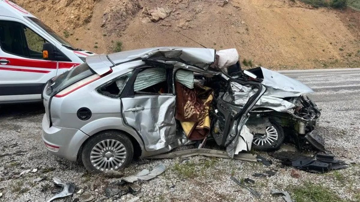 Sivas'ta feci kaza Pikap ile otomobil çarpıştı Ölü ve yaralılar