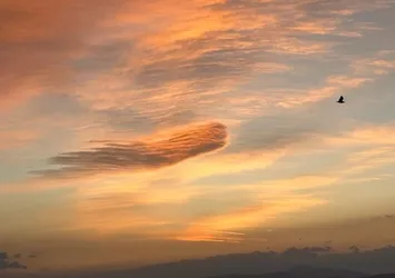 Görenleri mest etti! Hazar Gölü’nde gün doğumu manzarası hayran bıraktı