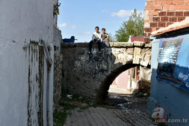 Edirne’de tarihi Taş Köprü’sü kaderine terk edildi! Yapılaşmanın arasında kayboldu