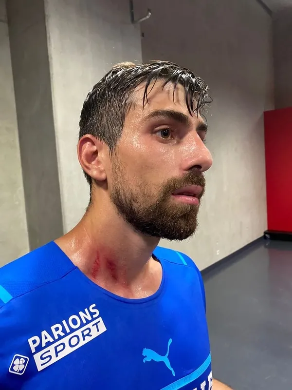 cengiz-underli-marsilyaya-sok-nice-macinda-saldiriya-ugradilar-1629672702042.jpg Cengiz Ünderli Marsilya'ya şok! Nice maçında saldırıya uğradılar - 4