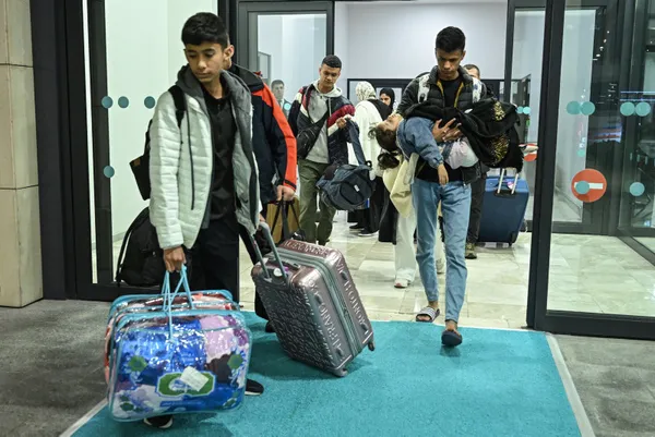 Gazze’den tahliye edilen Türk vatandaşları İstanbul’a geldi