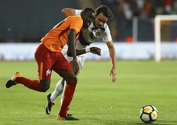 İngilizler Badou Ndiaye'yi açıkladı