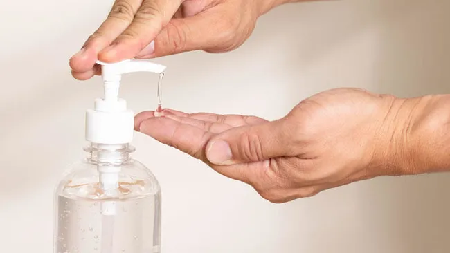 Milyonlarca insanın kullandığı dezenfektan kullanımında kritik uyarı: Kör edebilir