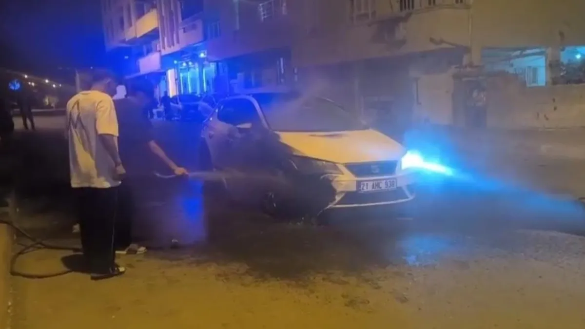 Siirt'te korku dolu anlar: Otomobil bir anda alev aldı