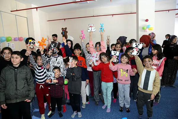1677400538686.jpg Depremzedelerin tüm ihtiyaçları karşılanıyor! - 5