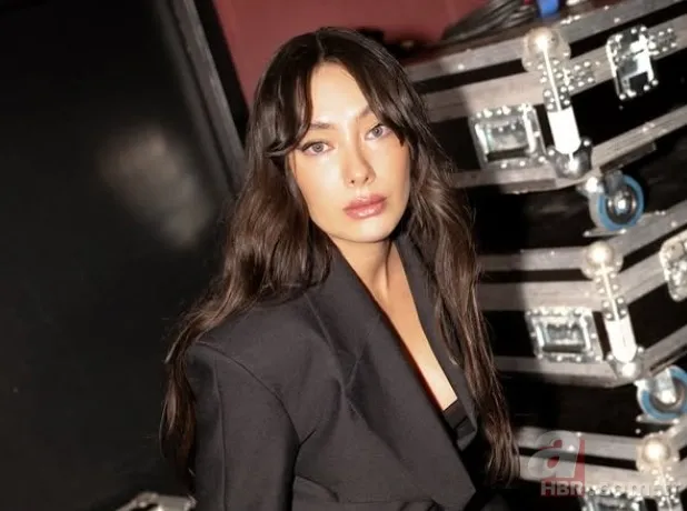 Neslihan Atagül’ün Rus annesi güzelliğiyle ağızları açık bıraktı 1