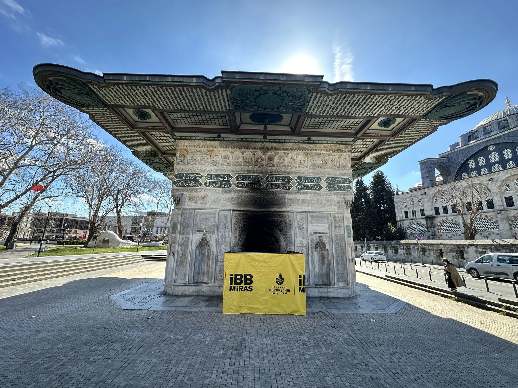 Tarihi emanete ihanet: 300 yıllık Tophane Çeşmesi'ni ateşe verdiler